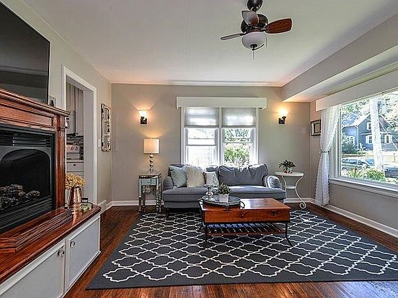 4th image of 104 Fairview St
