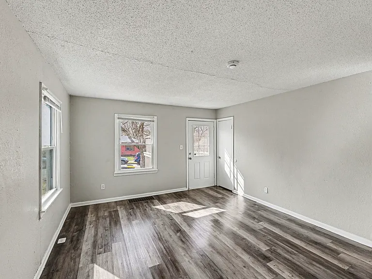7010 Bellefontaine Ave — Photo 10