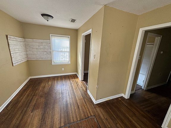 3rd image of 4071 Grey Rd