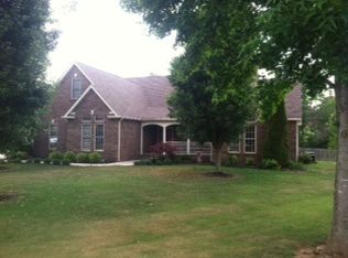 328 Autumn Cir, Bluff City, TN 37618
