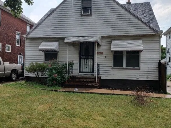3288 W 110th St, Cleveland, OH 44111
