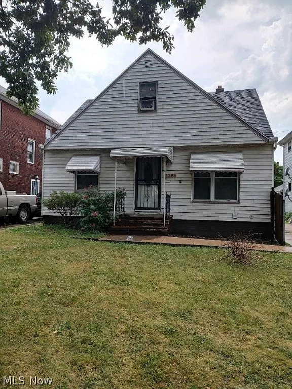 3288 W 110th St photo 1