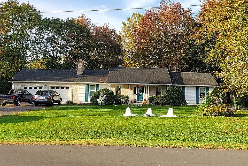 2nd image of 8403 Williams Dr