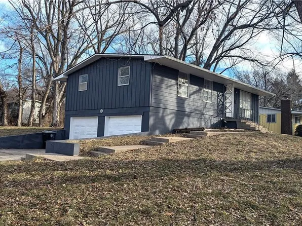 8500 E 92nd St, Kansas City, MO 64138