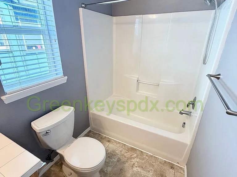 936 SE Elina Ave — Photo 18