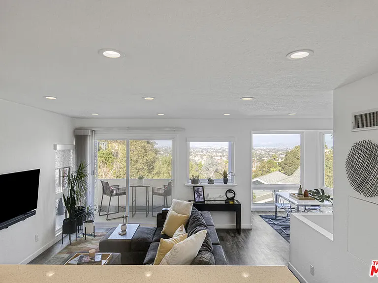 4110 Vanetta Pl — Photo 15