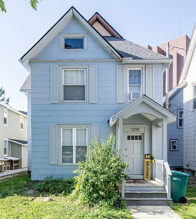 1210 Washtenaw Ct