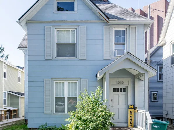 1210 Washtenaw Ct, Ann Arbor, MI 48104