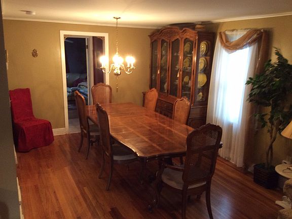 3rd image of 119 Hiler Ave