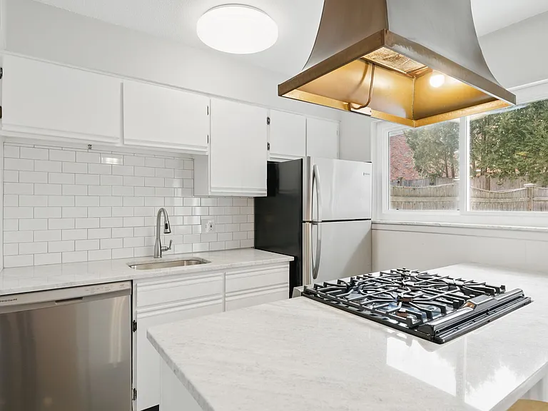 30 Yorktown Dr #30 — Photo 4