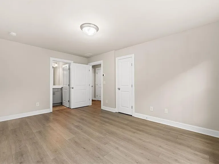 205 Bedford Aly — Photo 36