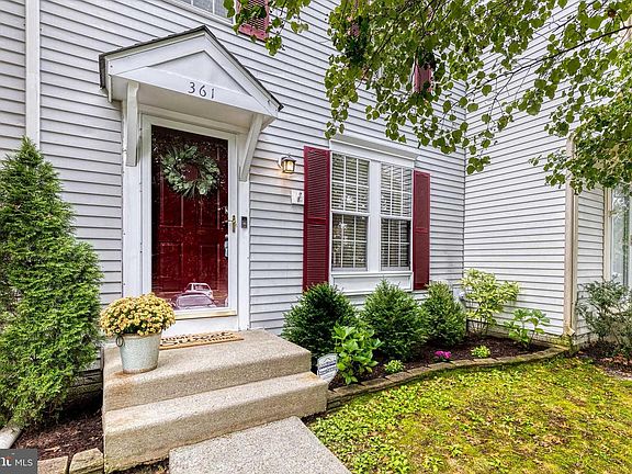 2nd image of 361 Hickory Nut Ct
