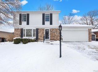 4652 Pare Ln, Trenton, MI 48183