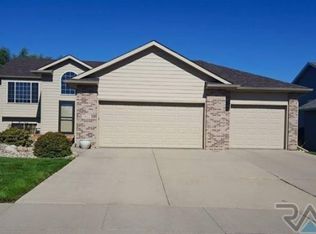 3012 W Courtyard Ln, Sioux Falls, SD 57108