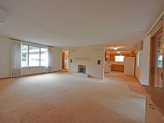 2nd image of 1741 Reckeweg Rd