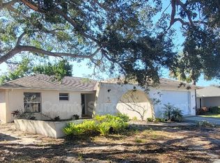 2632 Ridge Ln, Palm Harbor, FL 34684