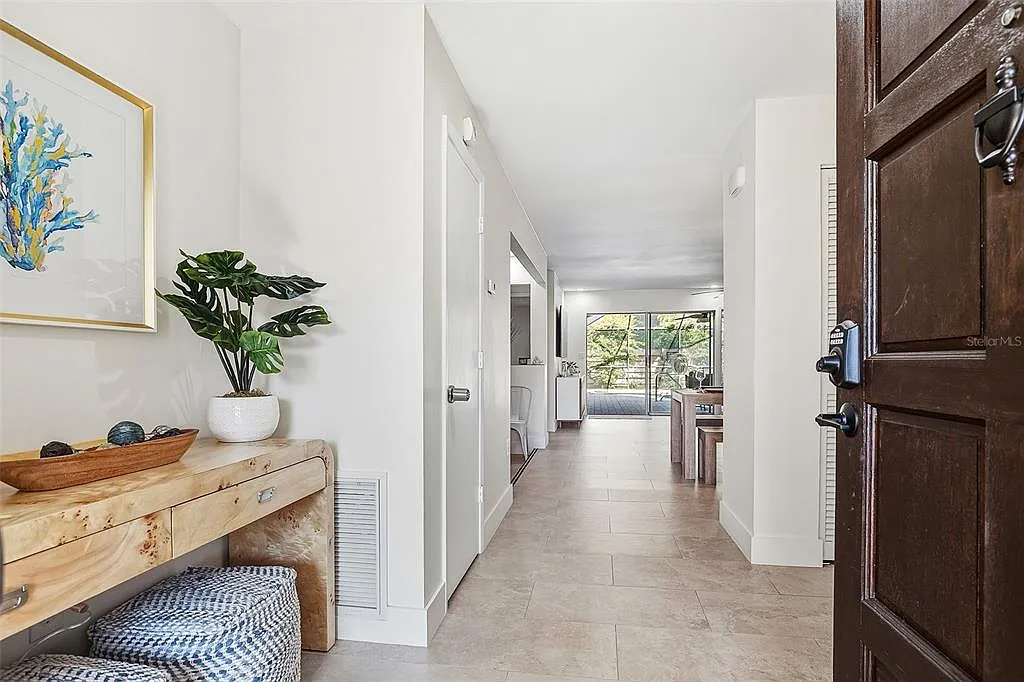 2 bed, 2.0 bath, 1318 sqft, $3,800 — Photo 1