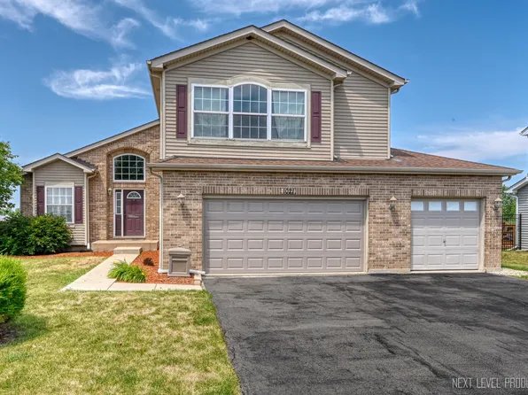 1021 Redwood Ln, Minooka, IL 60447