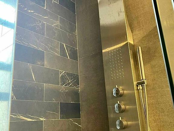 5th image of 126 E 103rd St APT 28
