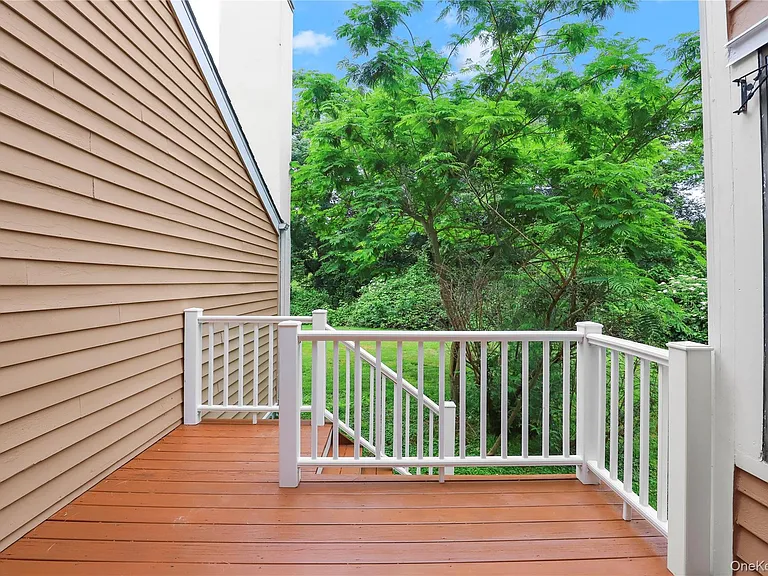 41 Rambling Brook Rd — Photo 13