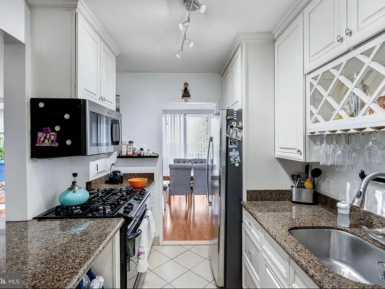 301 N Beauregard St #208 — Photo 8