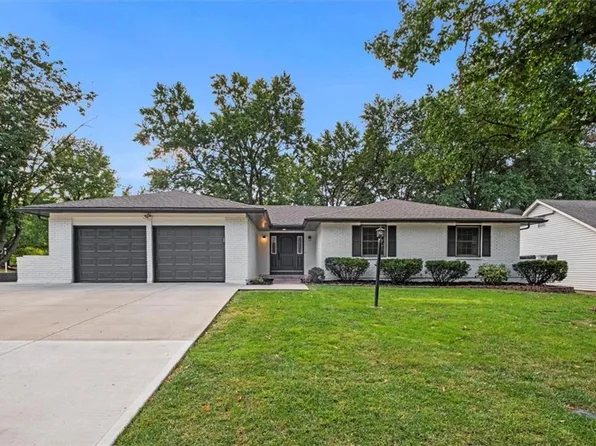 8403 W 98th Cir, Overland Park, KS 66212