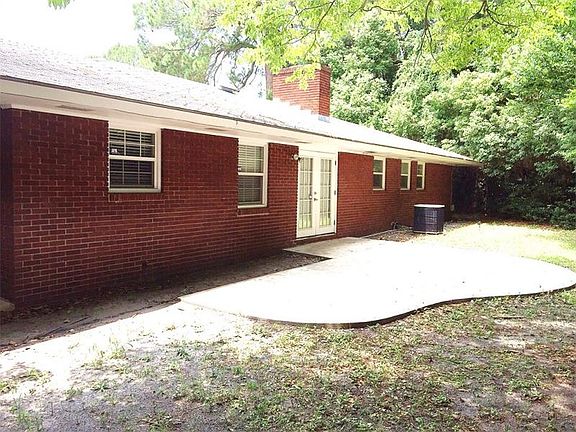 2nd image of 2841 Parkwood Dr