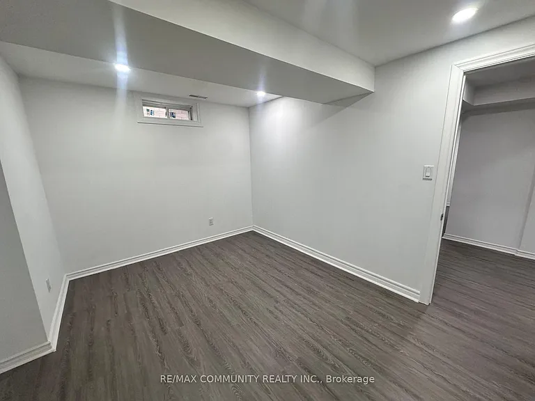 18 Hearth Pl — Photo 14