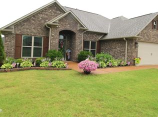 265 Strawberry Ridge Dr, Medina, TN 38355
