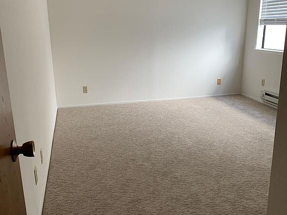 3rd image of 355 Euclid Ave #302
