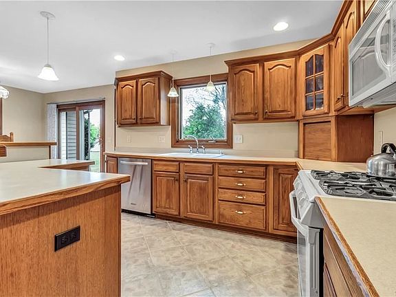 5th image of 7186 Pendale Cir
