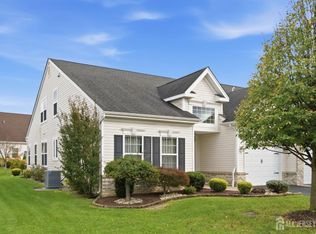 51 Gryphon Dr, Monroe Township, NJ 08831