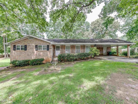 885 Oakhill Ct, Stone Mountain, GA 30087