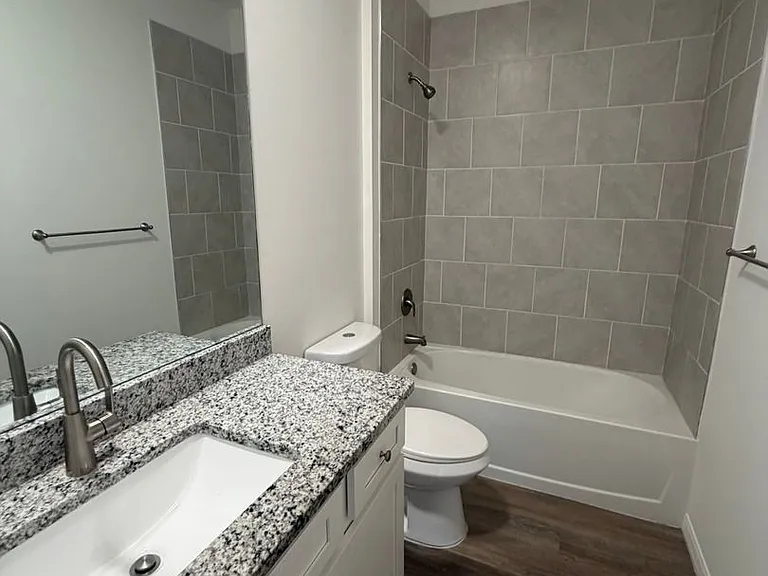 17223 Berwin Ave — Photo 8