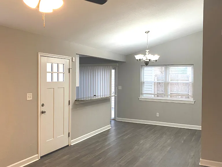 1733 Joplin Ln — Photo 4