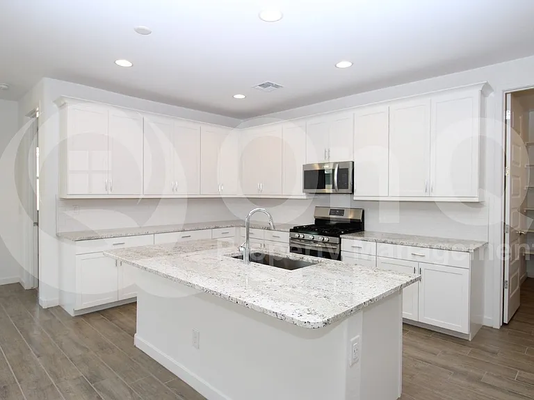 17114 W Fallen Leaf Ln — Photo 3