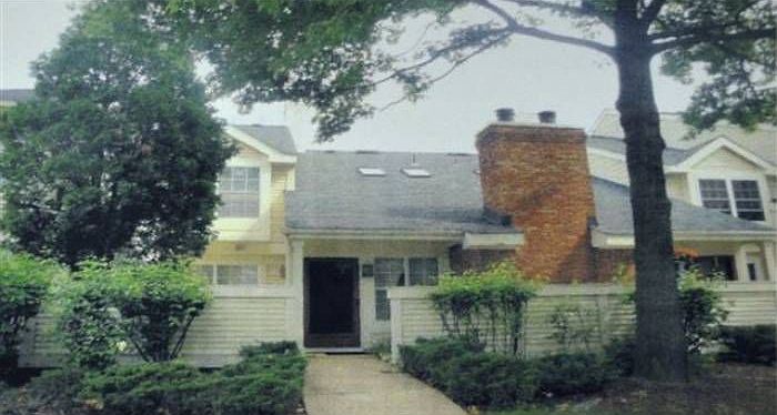 Front view of property