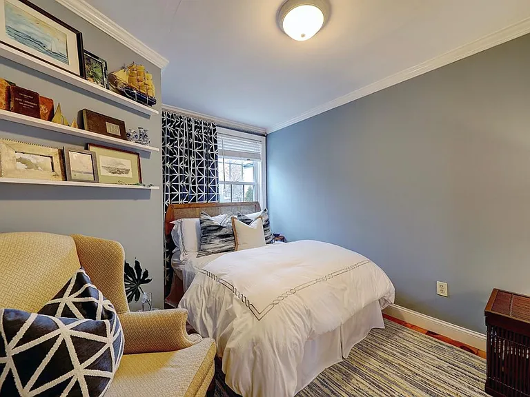 39 Kingston Ave #A — Photo 15