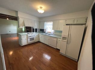 7317 Honiasant Rd, Louisville, KY 40214