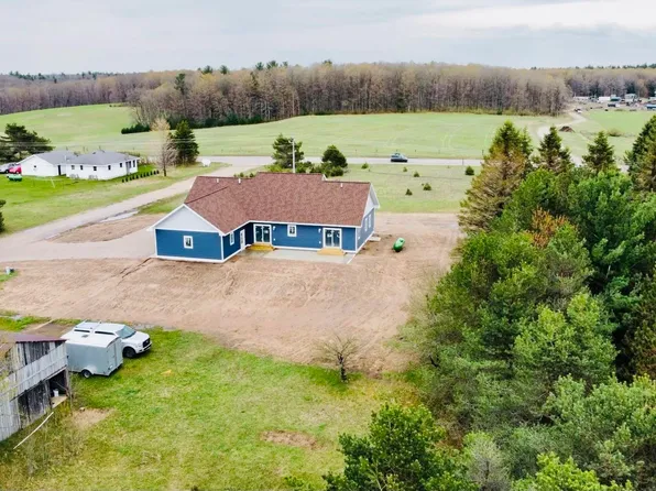 17526 Sugar Pine Ln, Lake Ann, MI 49650