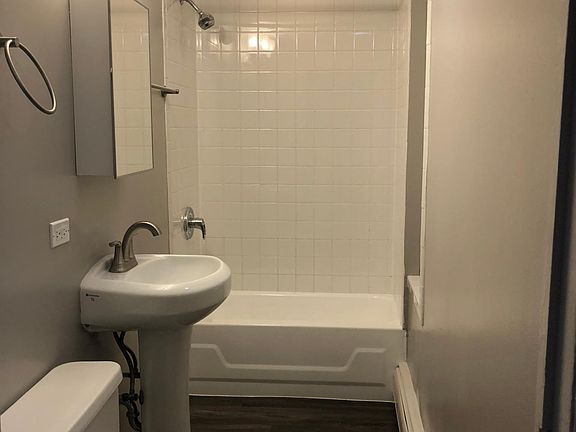 3rd image of 2538 N California Ave APT Gdn