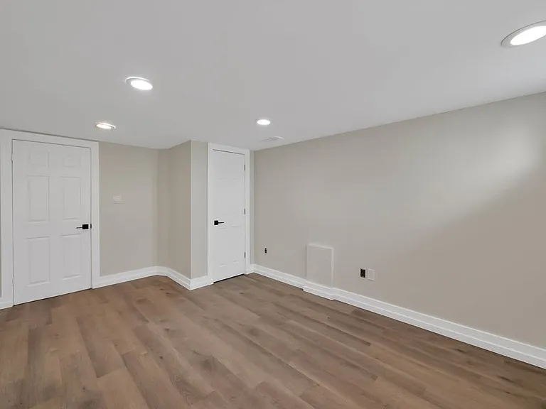 597 Upper Ottawa St #2 — Photo 16
