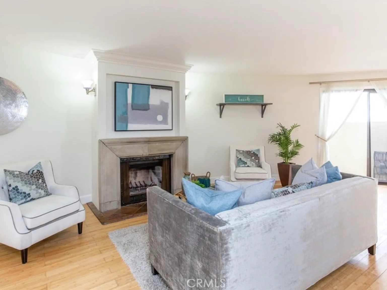 4 bed, 2.5 bath, 1819 sqft, $4,900 — Photo 4