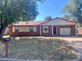 144 E Maple Ave, Perry, OK 73077