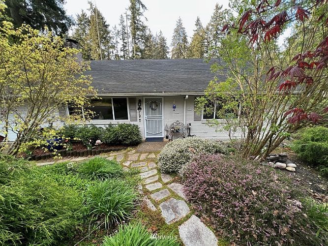 1st image of 6811 Sierra Dr SE