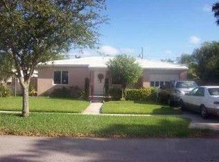 1950 Plunkett St, Hollywood, FL 33020
