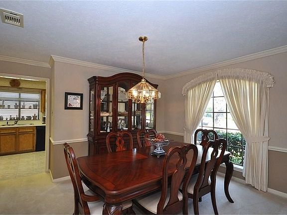 4th image of 15031 Vistamont Dr
