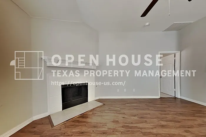 4 bed, 2.0 bath, 1935 sqft, $2,490 — Photo 4