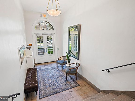 3rd image of 3018 Porter St NW #201