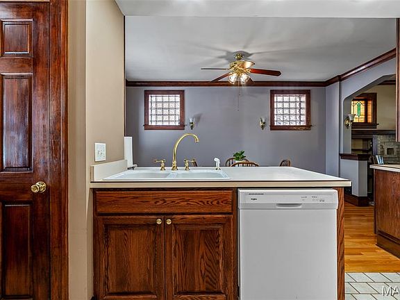 4th image of 4028 Quincy St
